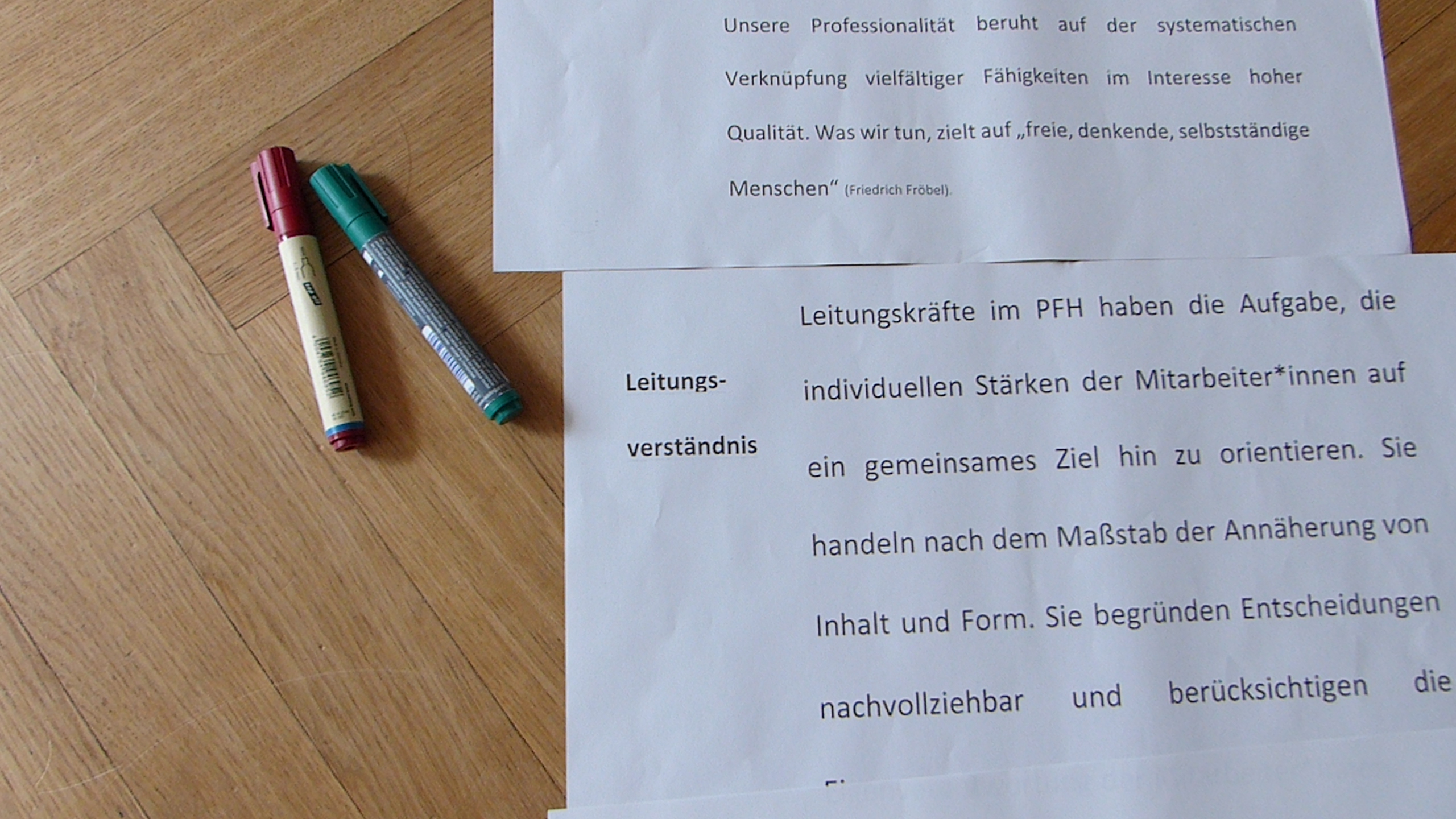 PFH-Tag 2019. Bei der jährlichen Weiterbildung für alle Mitarbeiter*innen des Pestalozzi-Fröbel-Hauses stand in diesem Jahr die Leitbildentwicklung im Mittelpunkt.