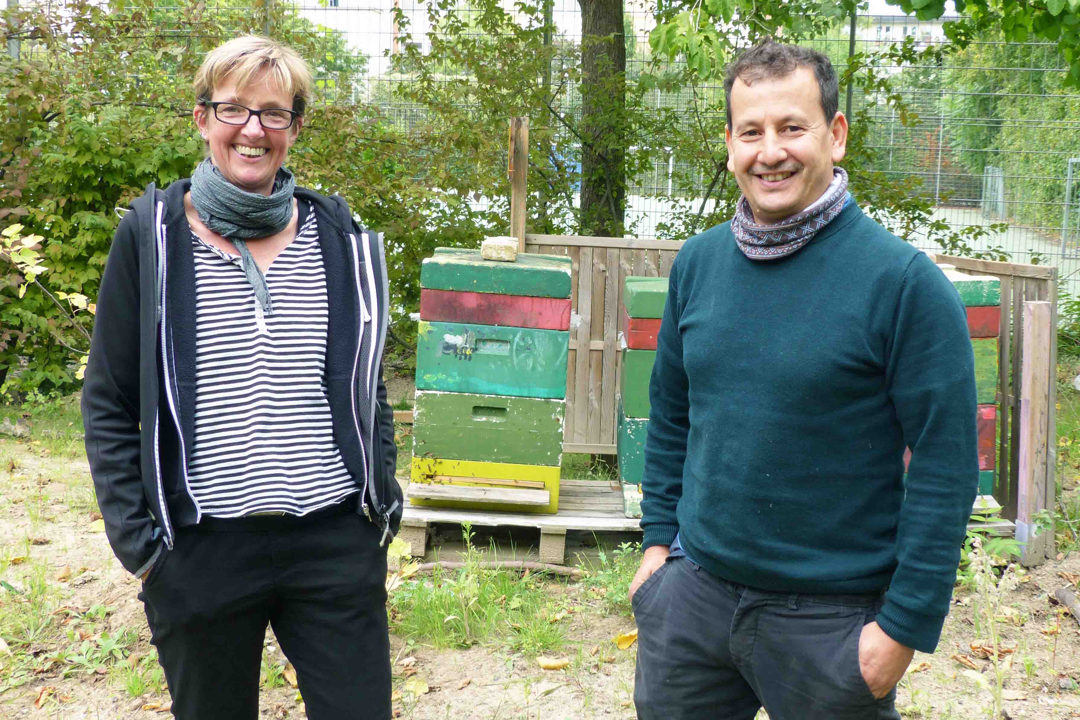 Imkerei an der Sternberg-Grundschule, Susanne Munk Arezki Keddam, und Pestalozzi-Fröbel-Haus Berlin