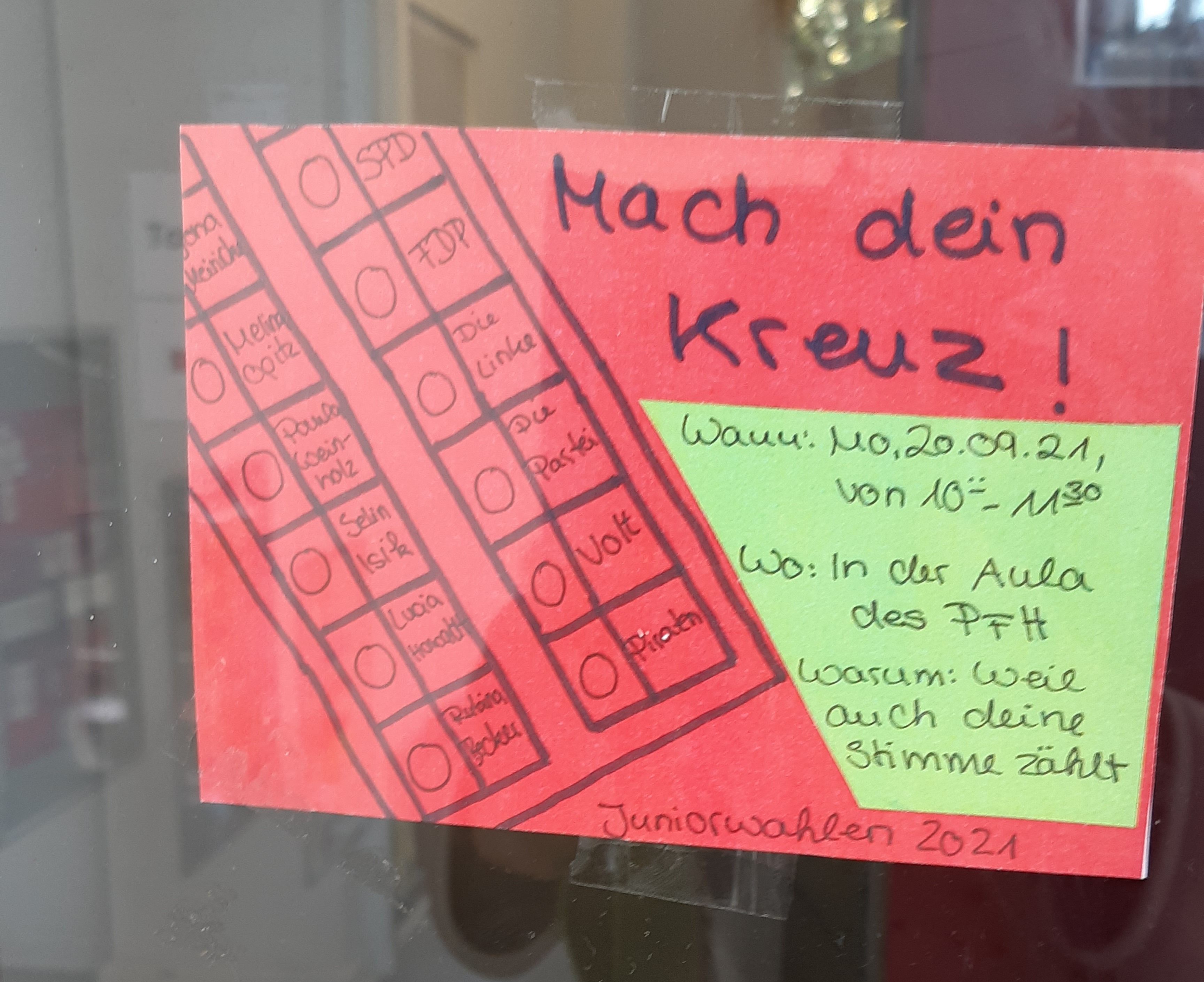 Von Schüler*innen erstellte Postkarten zur Werbung für die Wahl