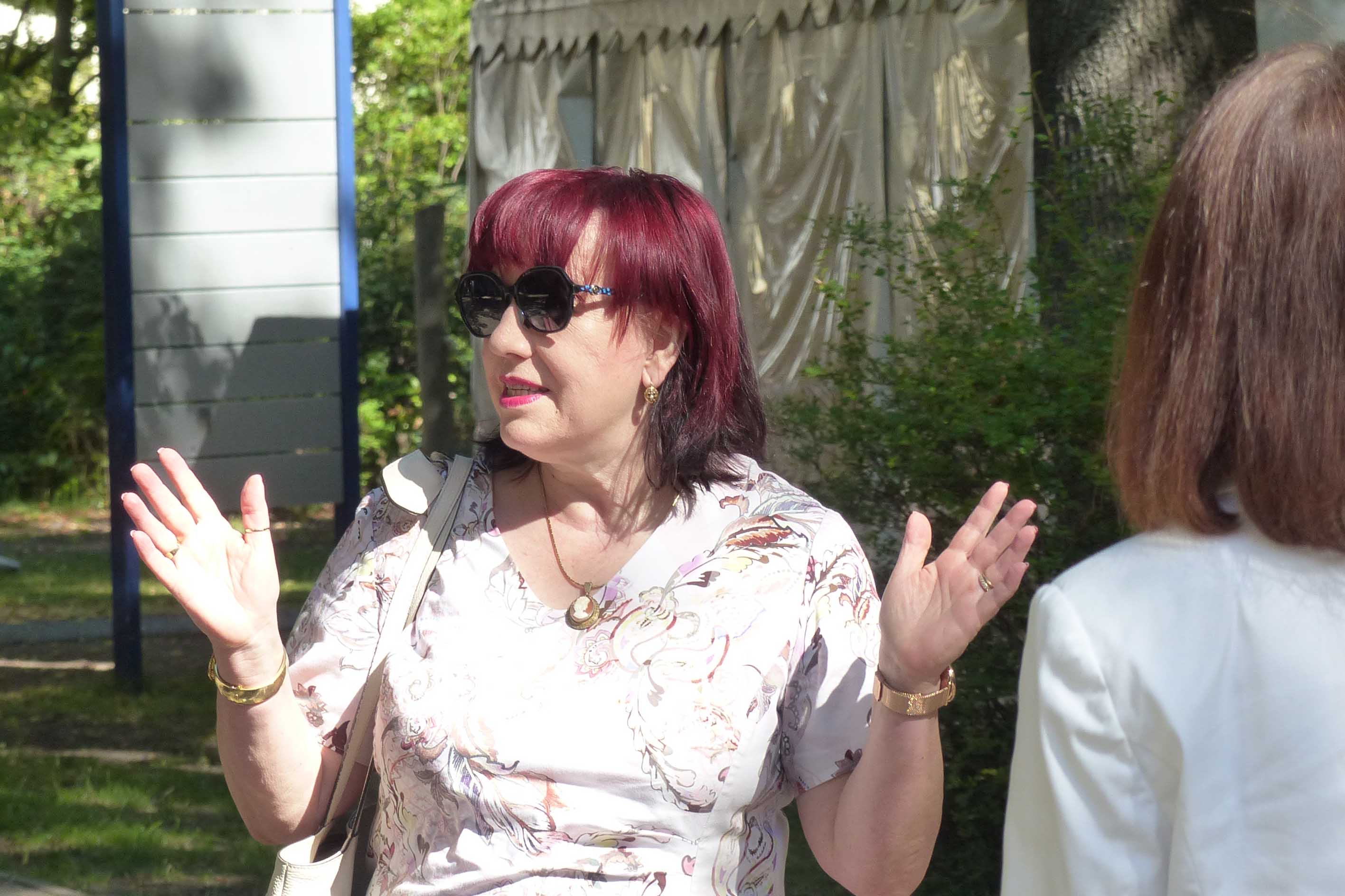 Senatorin Astrid-Sabine Busse besucht das Pestalozzi-Fröbel-Haus. 11. Juli 2022