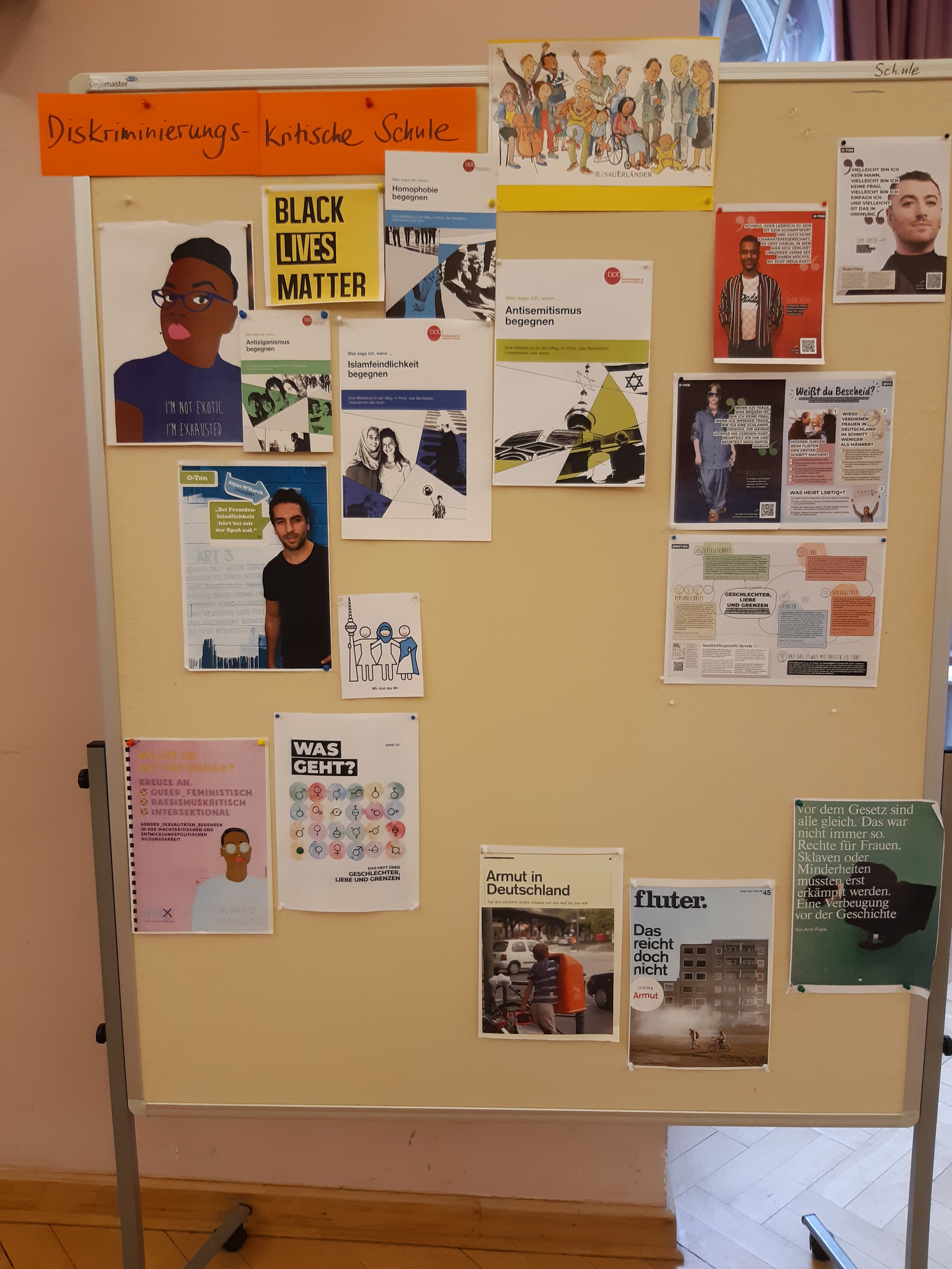 Die AG diskriminierungskritische Schule präsentiert ihre Arbeit