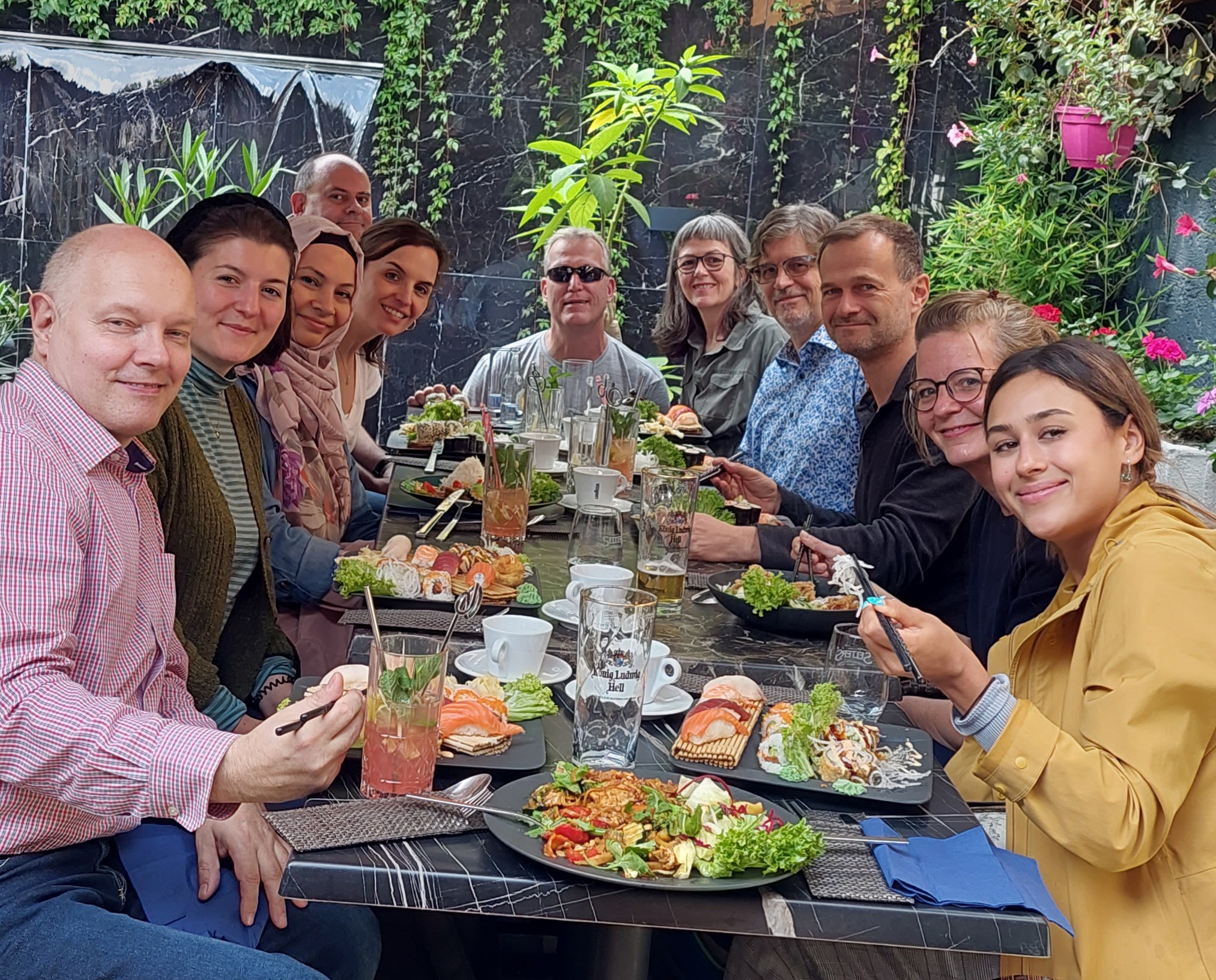Prof. Ludger Pesch in gemütlicher Runde