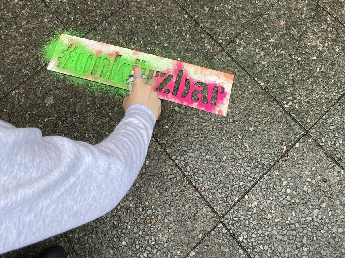 Tag der geschlossenen Tuer - Cafe Pink