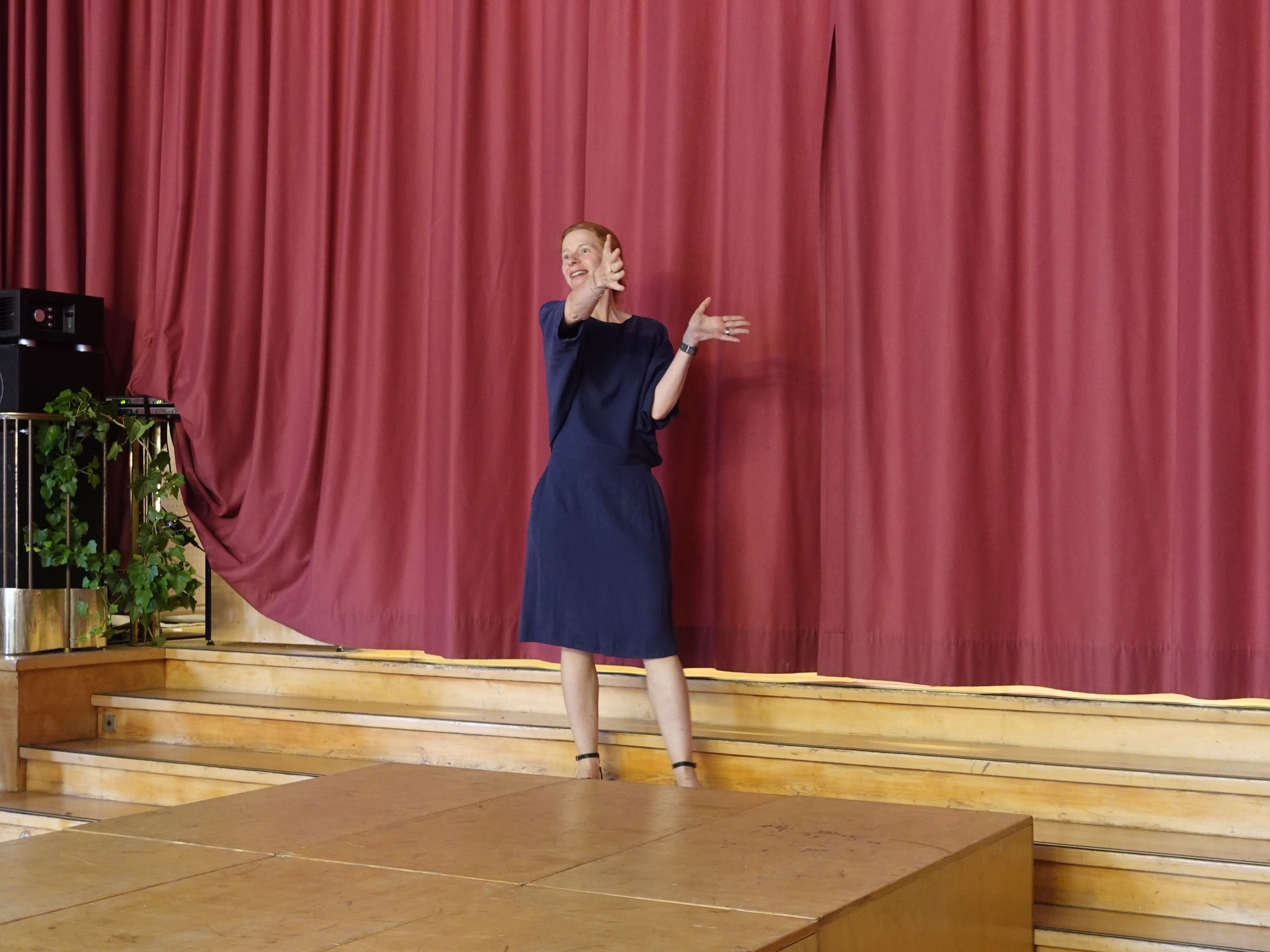 Aufführung der Theater AG: Hamlet Hamlet – Sein oder Nichtsein (dürfen)