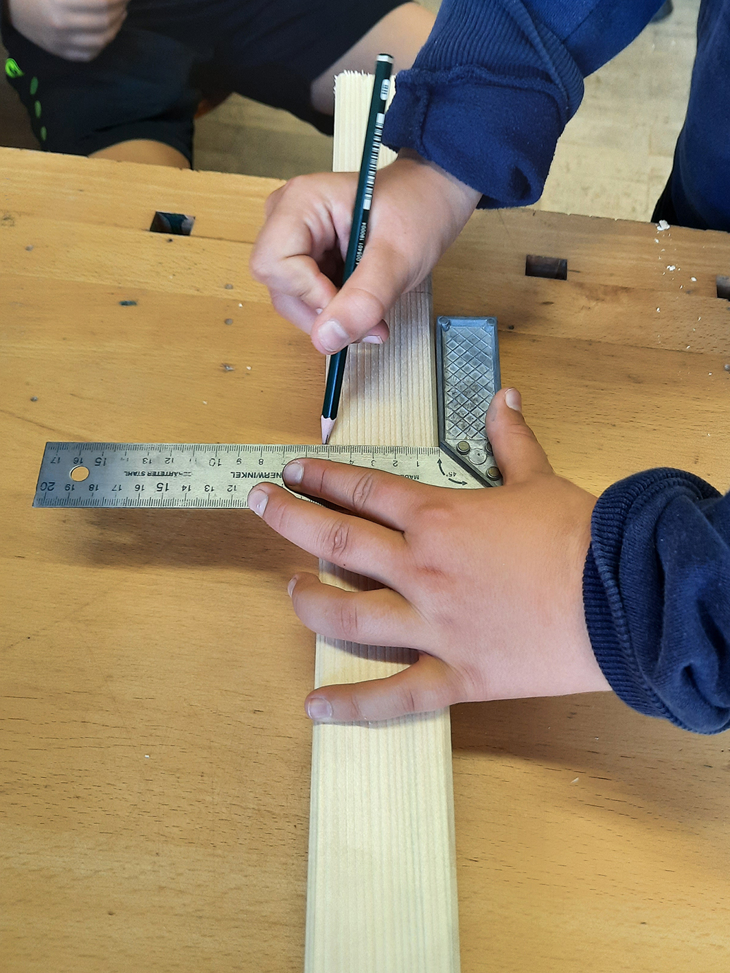 NWP Fichtelgebirge GS_Gitarrenbau1_Tabea Kuberski