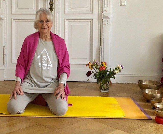 Online-Yoga mit Monica Wapnewski