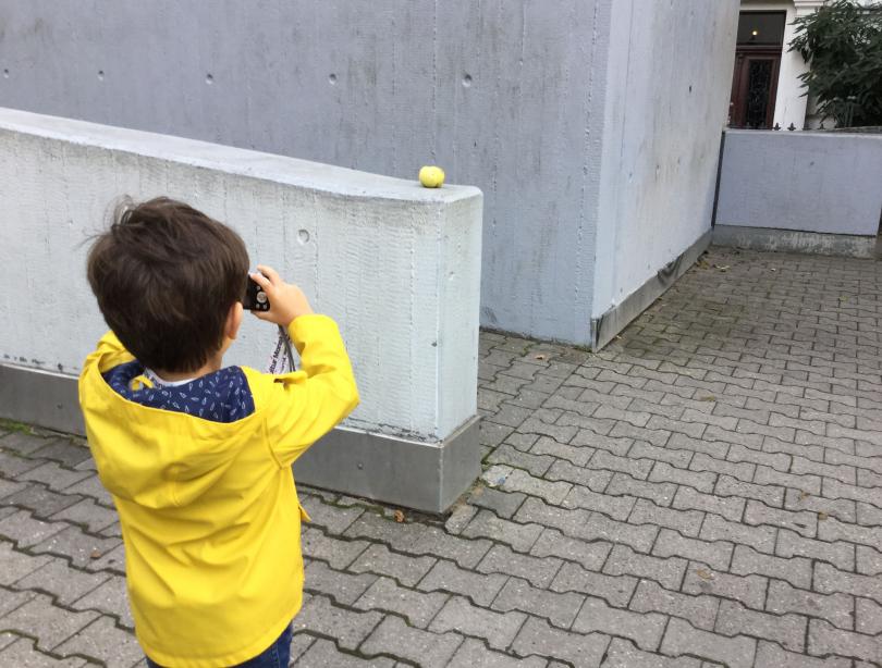 Ampelrot, Blitzblau, Neongelb / Bauhaus_RaumLabor auf Montage II