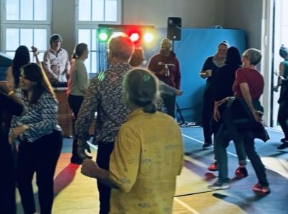 Tanzen beim Sommerfest