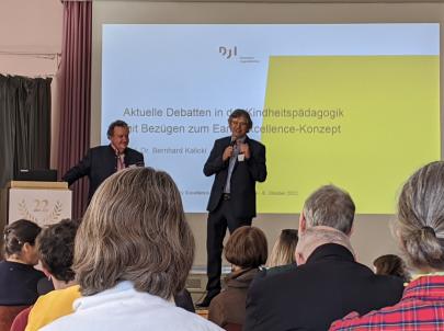 Prof. Ludger Pesch auf der Bühne