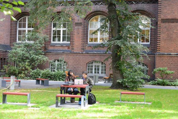 Erzieherausbildung an der Fachschule für Sozialpädagogik des Pestalozzi-Fröbel-Hauses