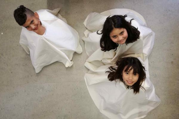 Kinder machen Kleider