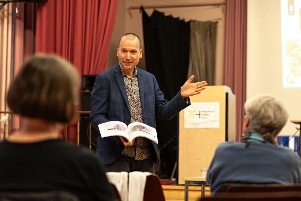 Dr. Kristof Fenyvesi