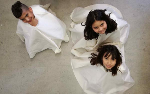 Kinder machen Kleider