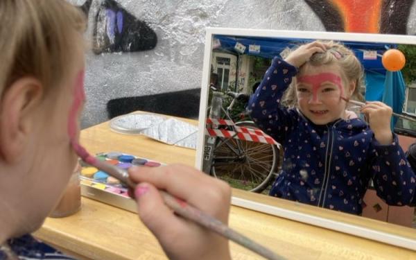 Kinderschminken zum Aktionstag Kinderläden Kreuzberg